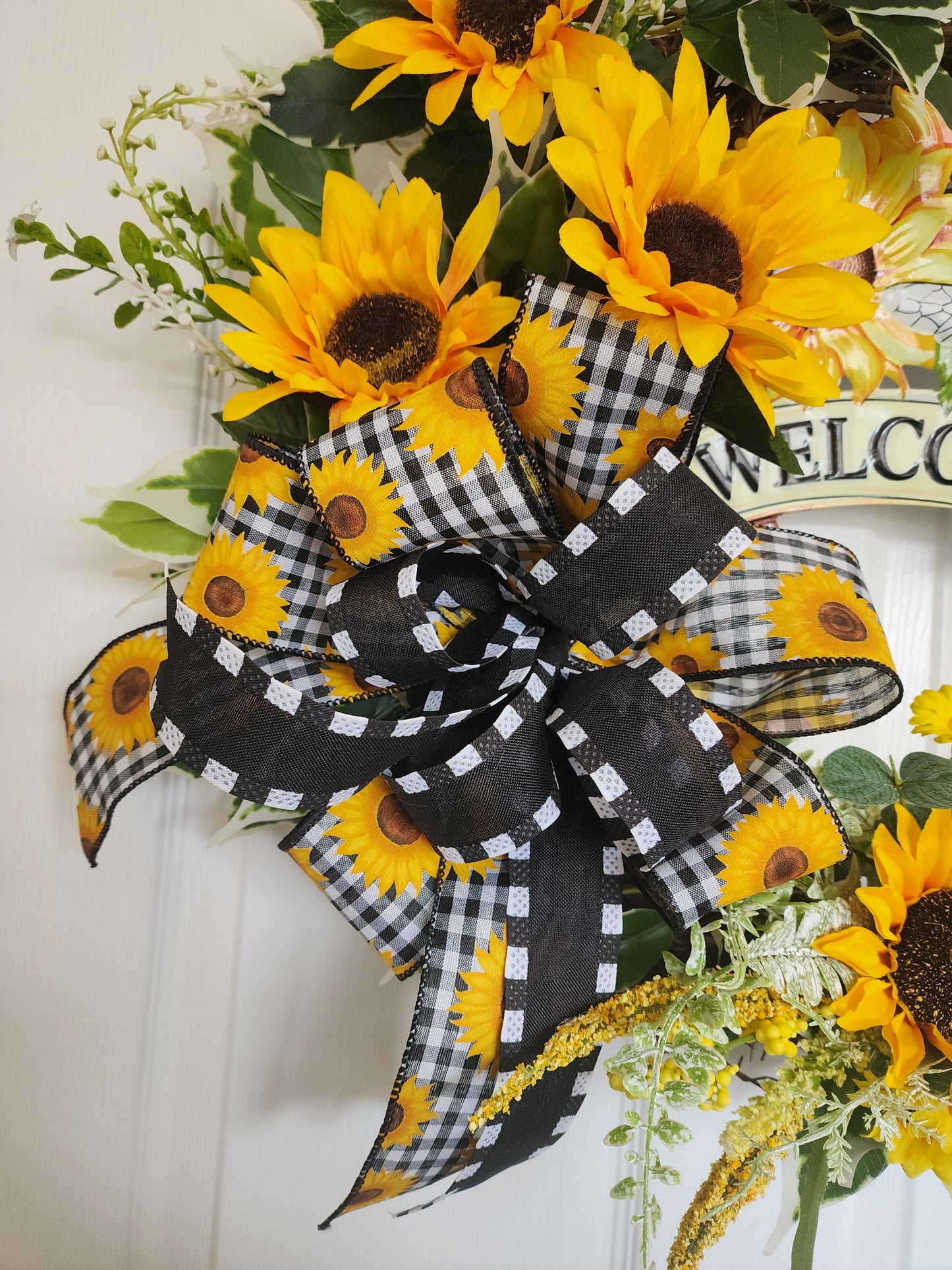 Sunflower Door Wreath – Farmhouse Bee Welcome Decor